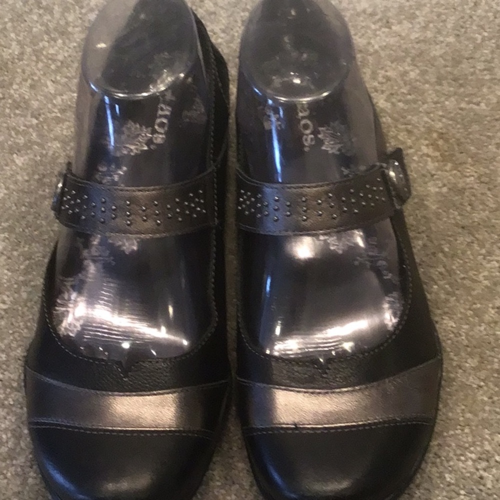 Taos Mary Jane Flats - Picture 2 of 9